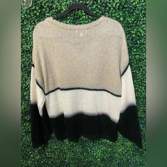 Gilli | Boutique | Show The Truth Colorblock Sweater - Size Medium - Picture 7 of 9